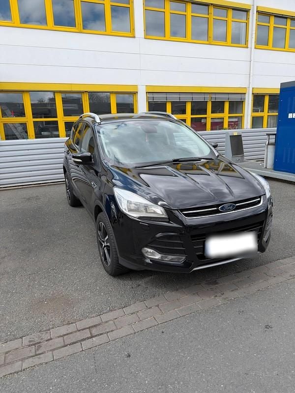 Usado Ford Kuga SYNC Edition 179 HP (131 kW) 2016 Preto SUV
