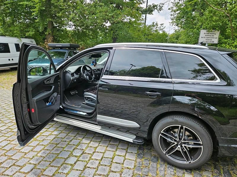 Schwarz Gebraucht 2016 Audi Q7 SUV | 34.500 € (Superpreis) - Bild 1/4