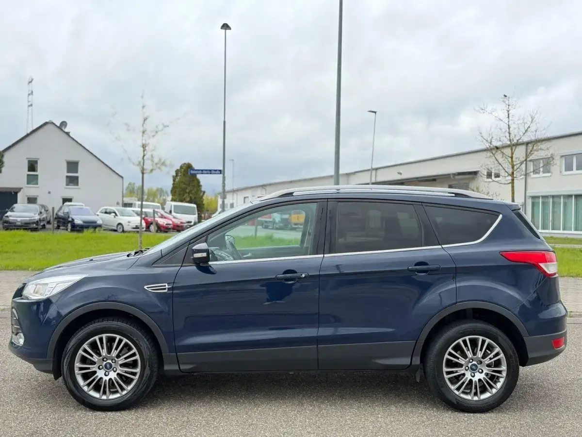 Używany Ford Kuga Titanium 140 KM (102 kW) 2014 Niebieski SUV