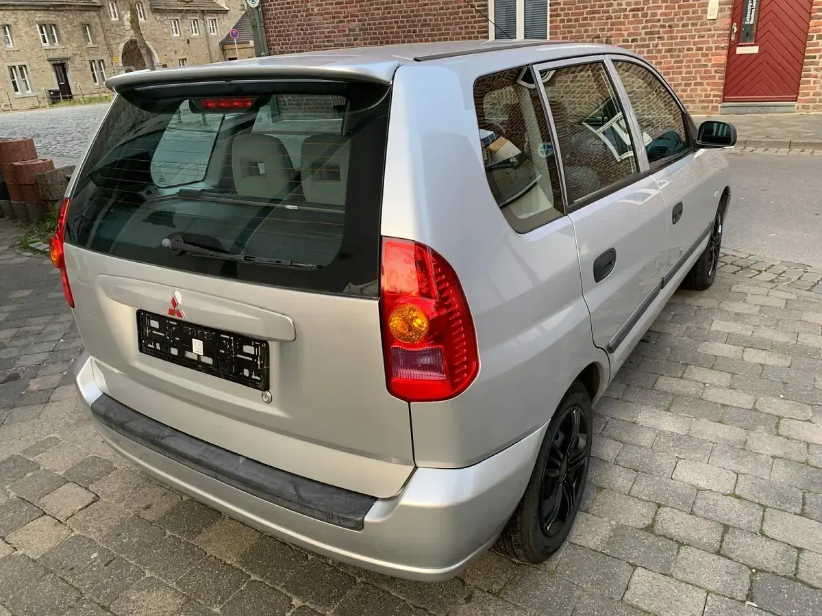 Gebraucht Mitsubishi Space Star Top 82 PS (60 kW) 2004 Grau Van / Kleinbus