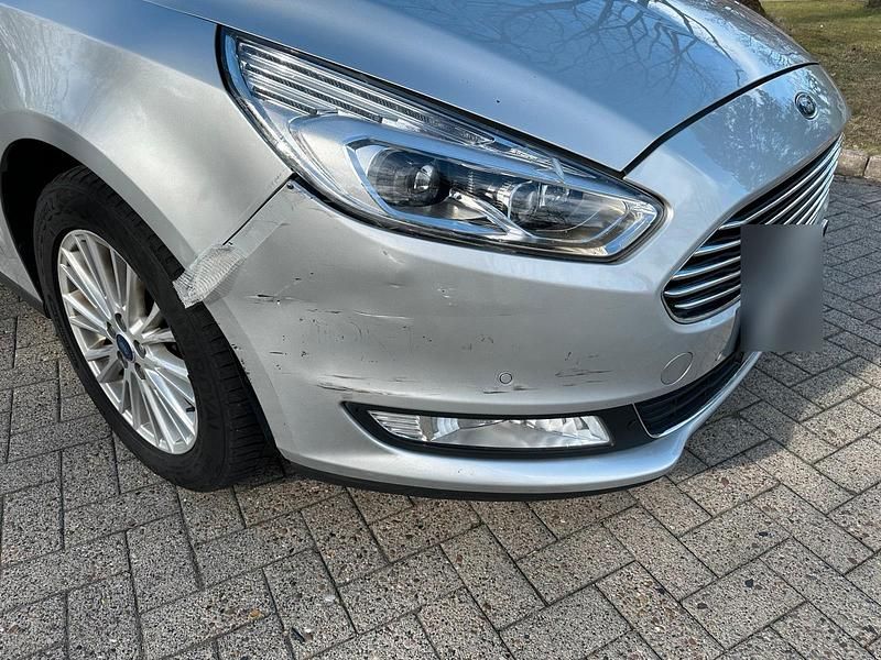 Gebraucht Ford Galaxy 150 PS (110 kW) 2017 Silber Van / Kleinbus