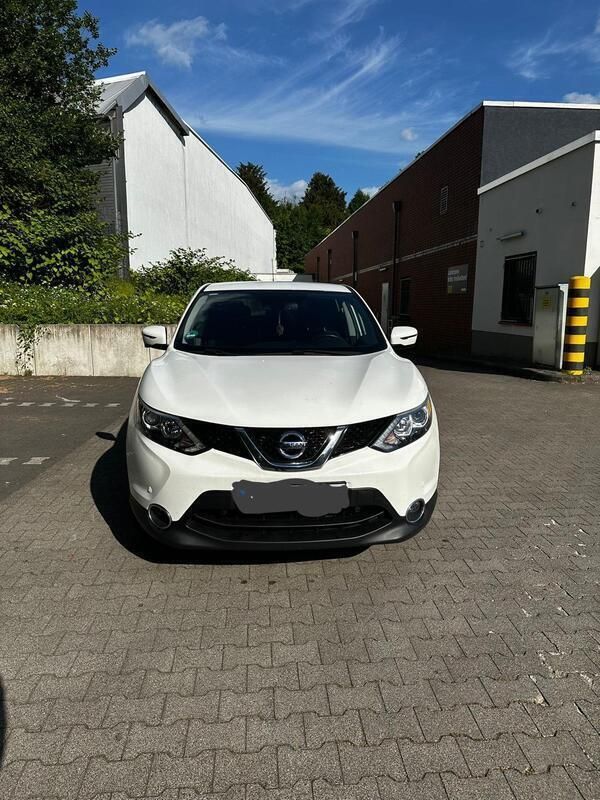 Weiß Gebraucht 2017 Nissan Qashqai N-Connecta SUV | 16.700 € (Teuer) - Bild 1/4