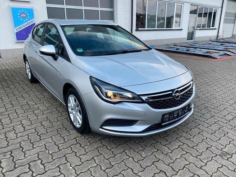 Gebraucht Opel Astra 105 PS (77 kW) 2016 Silber Kleinwagen
