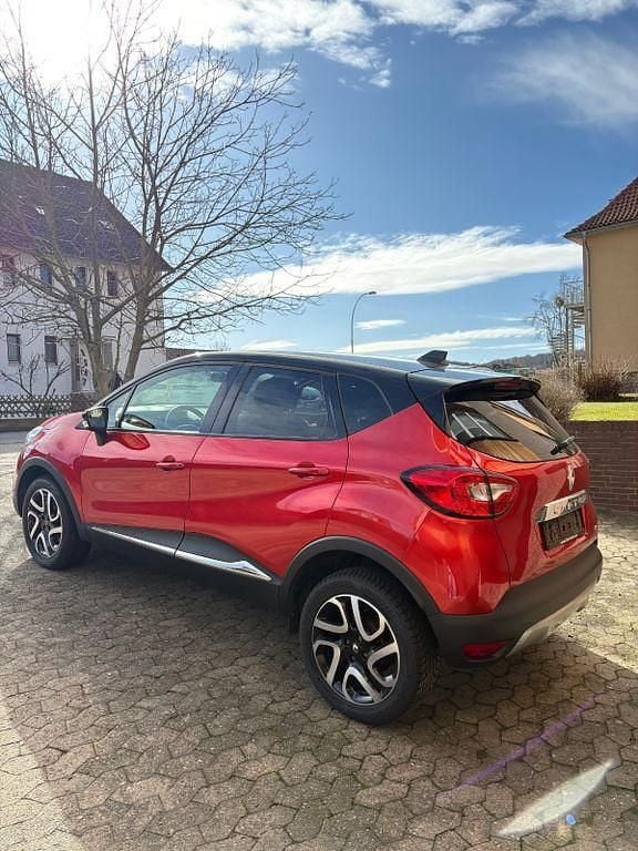 Gebraucht Renault Captur XMOD 118 PS (86 kW) 2016 Rot SUV