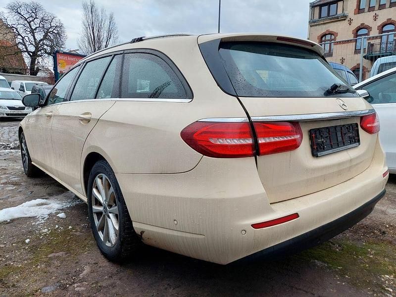 Gebraucht Mercedes E200 150 PS (110 kW) 2018 Beige Kombi