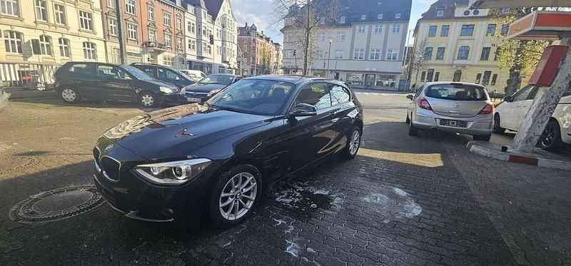 Gebraucht BMW 116 136 PS (100 kW) 2013 Schwarz Kleinwagen