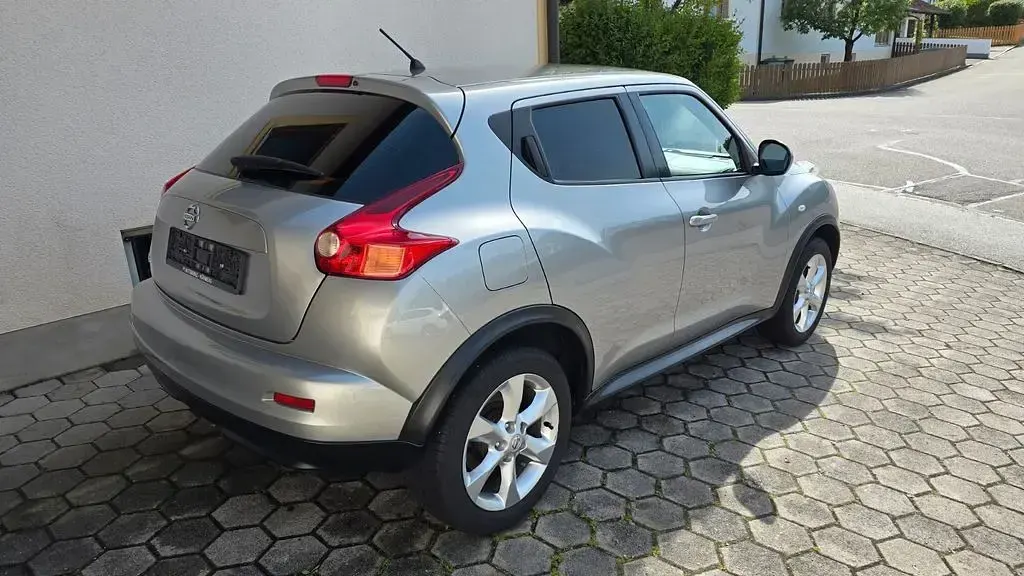Gebraucht Nissan Juke 117 PS (86 kW) 2012 Silber SUV