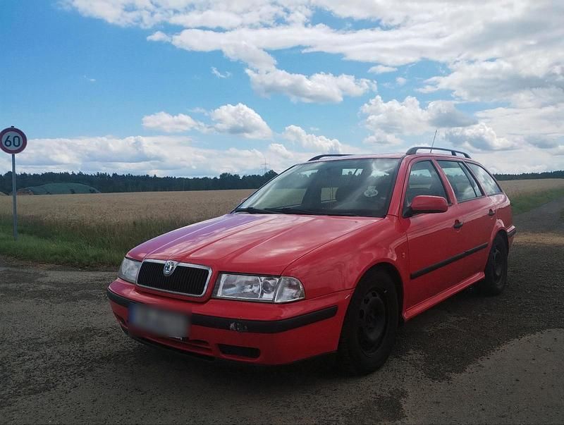 Rot Gebraucht 2000 Skoda Octavia Kombi | 350 € (Guter Preis) - Bild 1/4