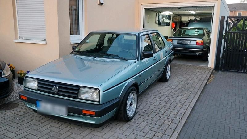 Grün Gebraucht 1990 VW Jetta Limousine | 7.500 € - Bild 1/4