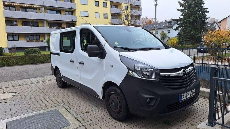 Weiß Gebraucht 2015 Opel Vivaro Van | 9.900 € (Superpreis) - Bild 1/4