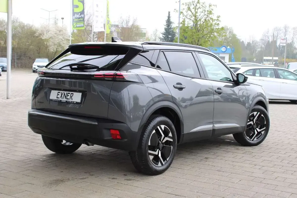 Neu Peugeot 2008 Allure 101 PS (74 kW) 2025 Selenium grau SUV