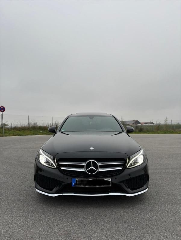 Schwarz Gebraucht 2017 Mercedes C250 Limousine | 22.500 € (Teuer) - Bild 1/4