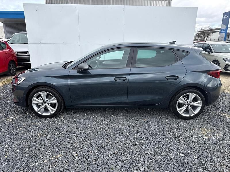 Neu Seat Leon FR 150 PS (110 kW) 2026 Magnet grau s7s7 Limousine