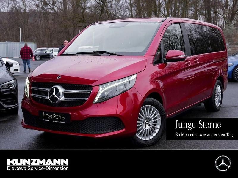 Gebraucht Mercedes V250 Avantgarde Edition 190 PS (139 kW) 2022 Designo hyazinthrot metallic Van / Kleinbus