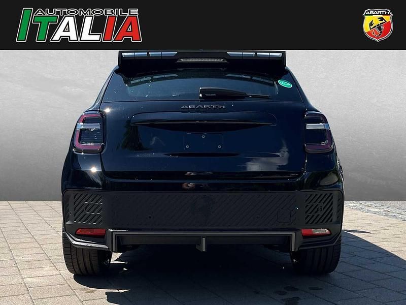 Neu Abarth 600e Turismo 175 kW (238 PS) 2025 Schwarz SUV