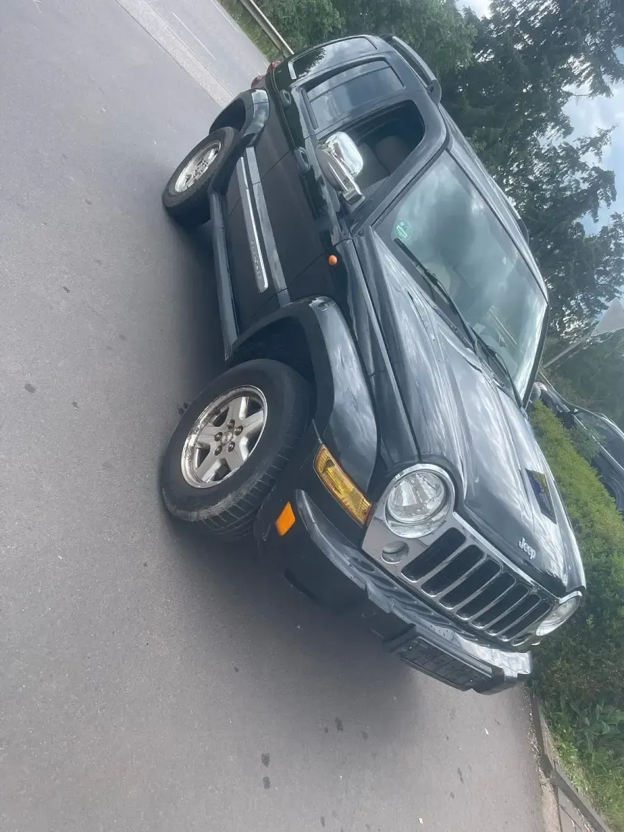 Gebraucht Jeep Cherokee 163 PS (119 kW) 2005 Schwarz SUV
