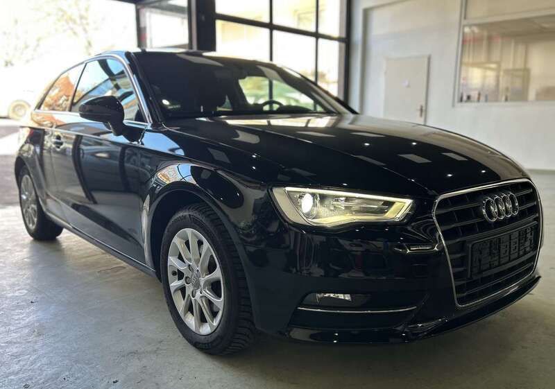 Mythosschwarz metallic Gebraucht 2016 Audi A3 Kleinwagen | 12.390 € (Guter Preis) - Bild 1/4