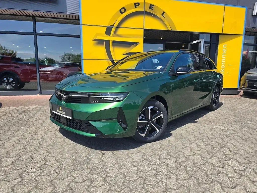 Neu Opel Astra 145 PS (106 kW) 2026 Klover grün Kombi