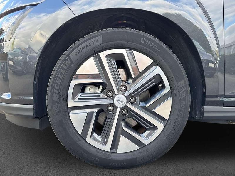 Gebraucht Hyundai Kona Select 100 kW (136 PS) 2023 Schwarz SUV