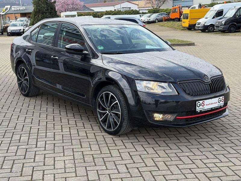 Second-hand Skoda Octavia Elegance 105 CP (77 kW) 2013 Negru Berlinǎ