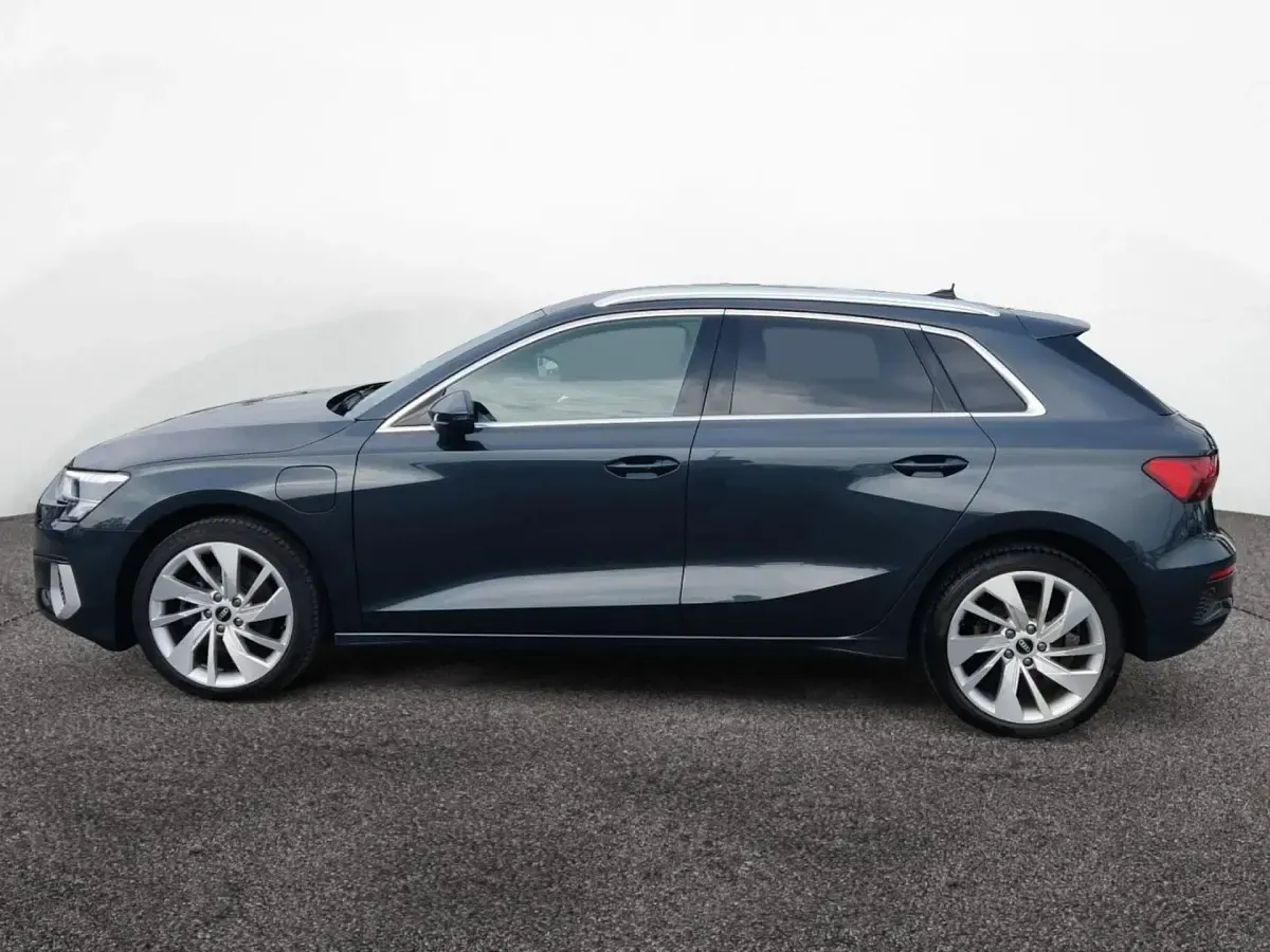 Gebraucht Audi A3 Sportback e-tron Advanced 204 PS (150 kW) 2022 Manhattangrau metallic Kleinwagen