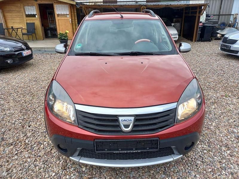 Rot Gebraucht 2010 Dacia Sandero Stepway Kleinwagen | 3.690 € (Fairer Preis) - Bild 1/4