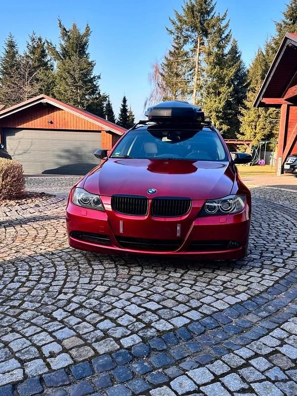Gebraucht BMW 330 231 PS (169 kW) 2006 Rot Kombi