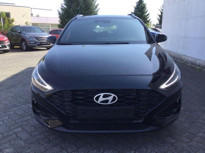 Gebraucht Hyundai i30 Advantage 101 PS (74 kW) 2024 Schwarz Kombi