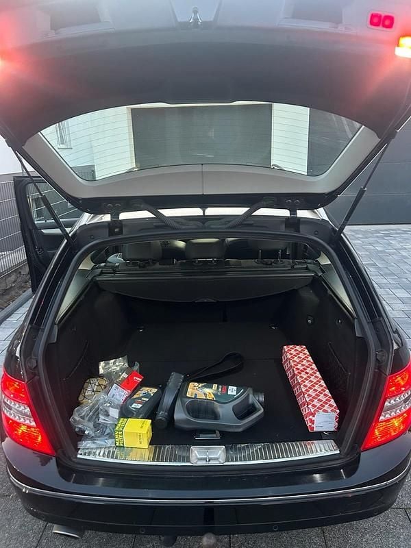 Gebraucht Mercedes C220 Avantgarde 170 PS (125 kW) 2011 Schwarz Kombi