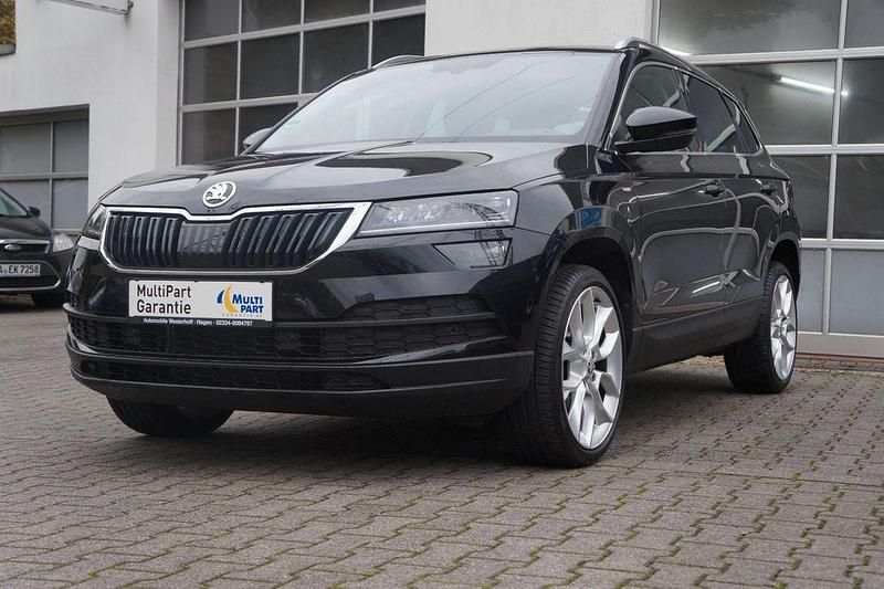Cerna magic/black magic Gebraucht 2021 Skoda Karoq Drive SUV | 22.990 € (Superpreis) - Bild 1/4