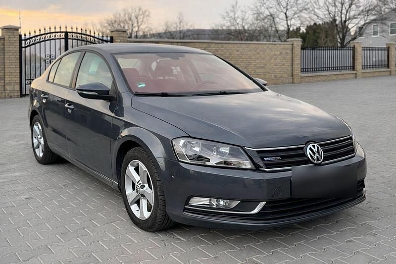 Gebraucht VW Passat 105 PS (77 kW) 2011 Grau Limousine