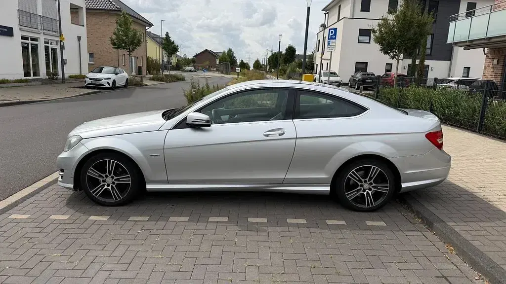 Gebraucht Mercedes C250 Sport Edition 204 PS (150 kW) 2013 Silber Coupé