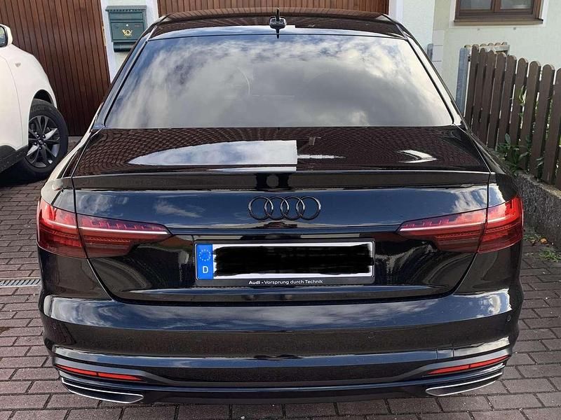 Gebraucht Audi A4 Advanced 150 PS (110 kW) 2022 Schwarz Limousine