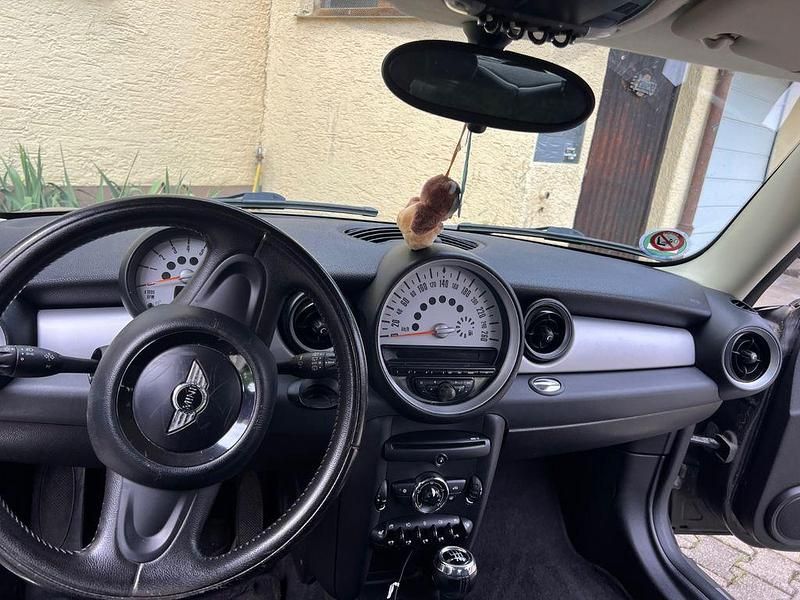 Schwarz Gebraucht 2011 Mini ONE Kleinwagen | 3.400 € (Fairer Preis) - Bild 1/4