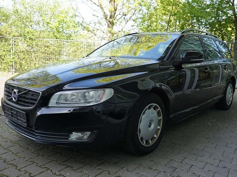 Gebraucht Volvo V70 136 PS (100 kW) 2015 Black solid (stone) / solid Kombi