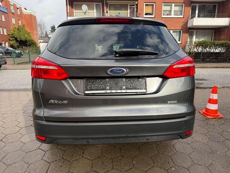 Gebraucht Ford Focus 125 PS (91 kW) 2018 Grau Limousine