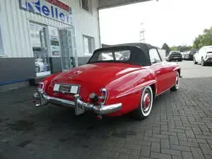Gebraucht Mercedes 190 105 PS (77 kW) 1959 Rot Limousine