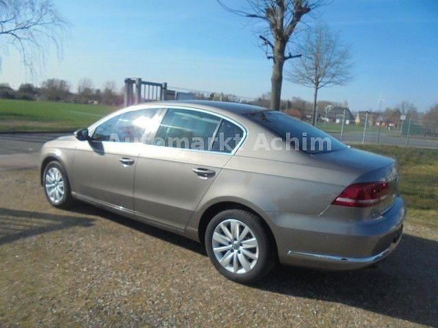 Usata VW Passat Comfortline 122 CV (89 kW) 2011 Marrone Berlina