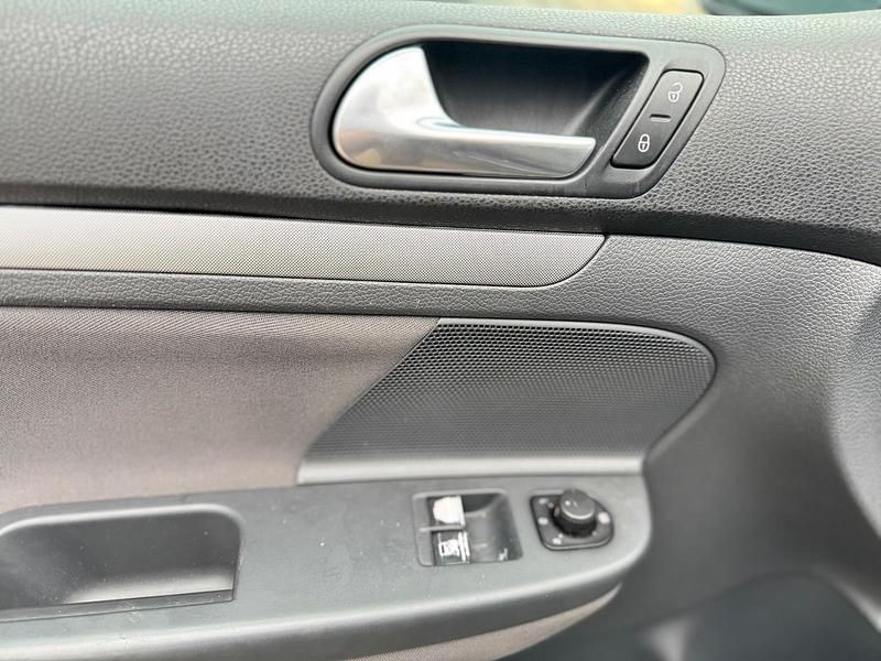 Gebraucht VW Golf V 90 PS (66 kW) 2006 Schwarz Kleinwagen