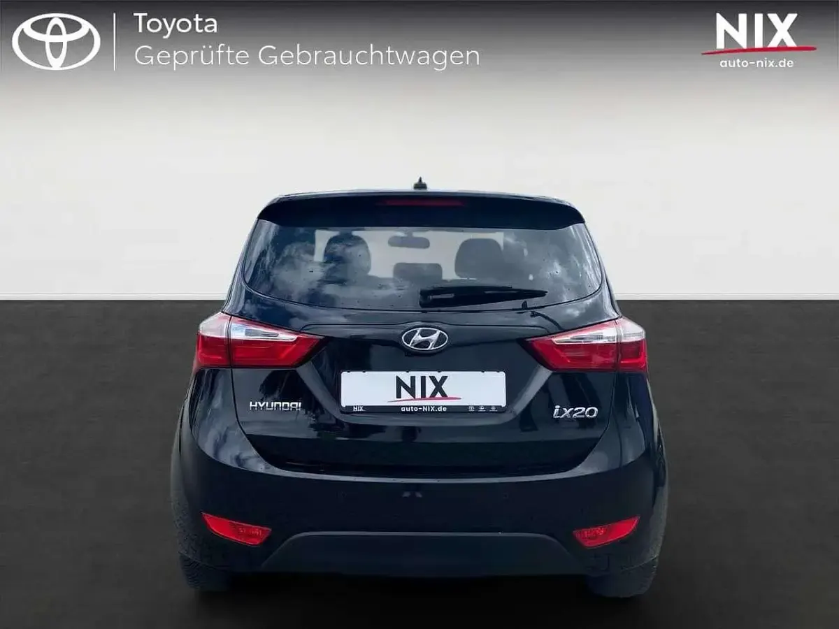 Gebraucht Hyundai ix20 Space Plus 90 PS (66 kW) 2018 Schwarz Kleinwagen