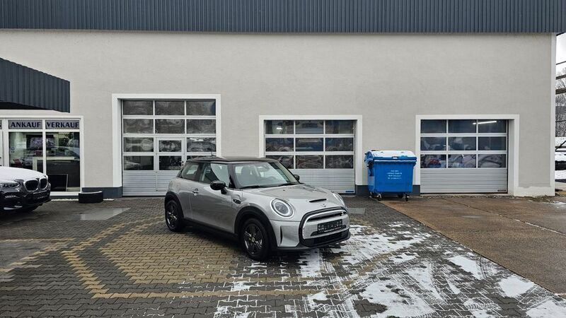 Gebraucht Mini Cooper SE 135 kW (184 PS) 2023 Melting silver iii Kleinwagen