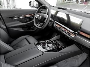 Neu BMW 520 M Sport 197 PS (144 kW) 2026 Grau (m brooklyn grau) Kombi