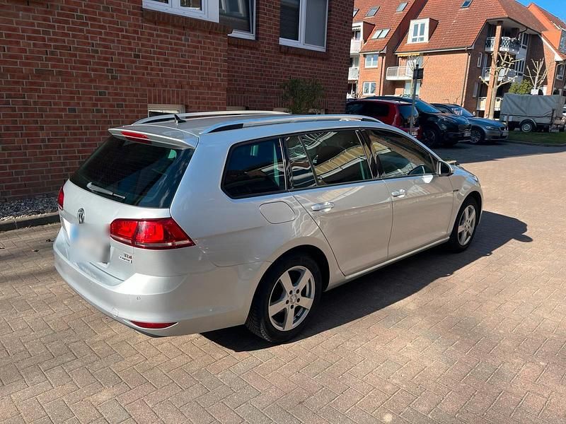 Gebraucht VW Golf VII 105 PS (77 kW) 2015 Silber Kombi