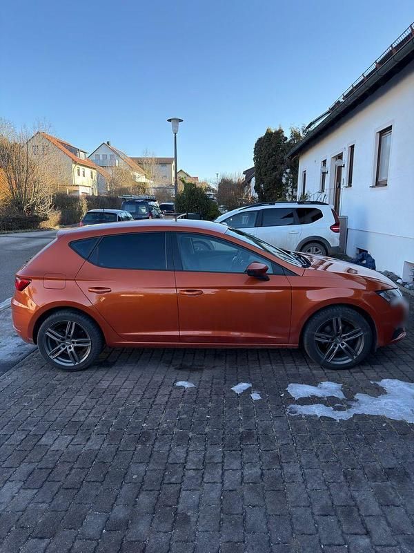 Gebraucht Seat Leon Style 131 PS (96 kW) 2019 Orange Limousine