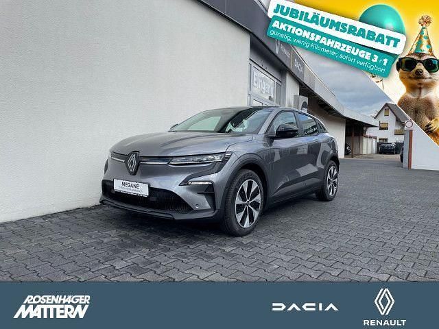 Grau Gebraucht 2023 Renault Mégane Evolution Limousine | 27.990 € (Fairer Preis) - Bild 1/4