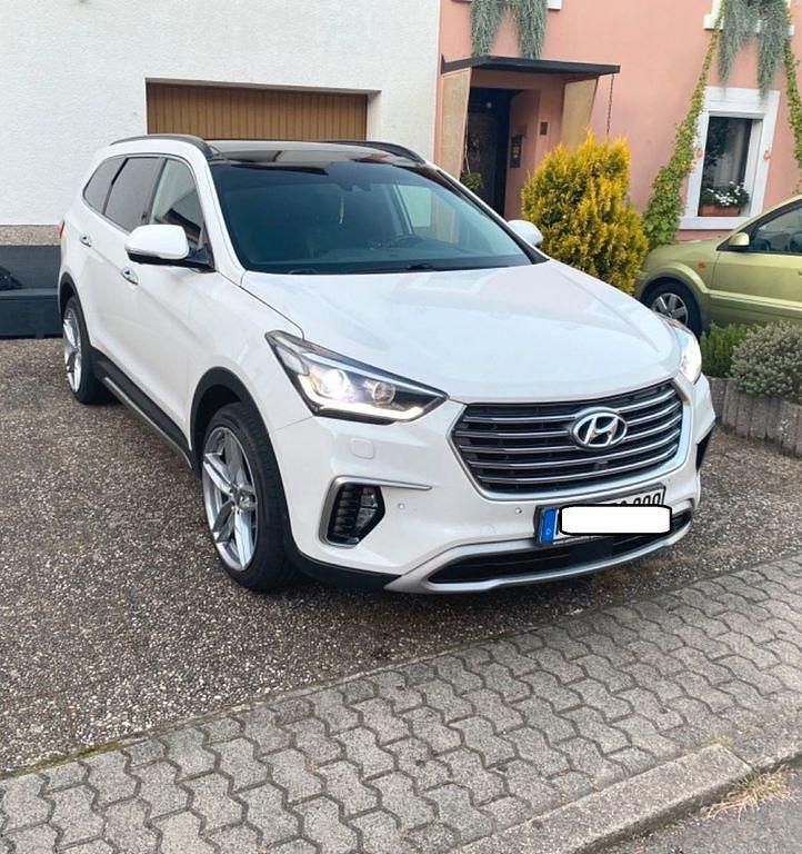 Weiß Gebraucht 2018 Hyundai Grand Santa Fe SUV | 16.800 € (Guter Preis) - Bild 1/4