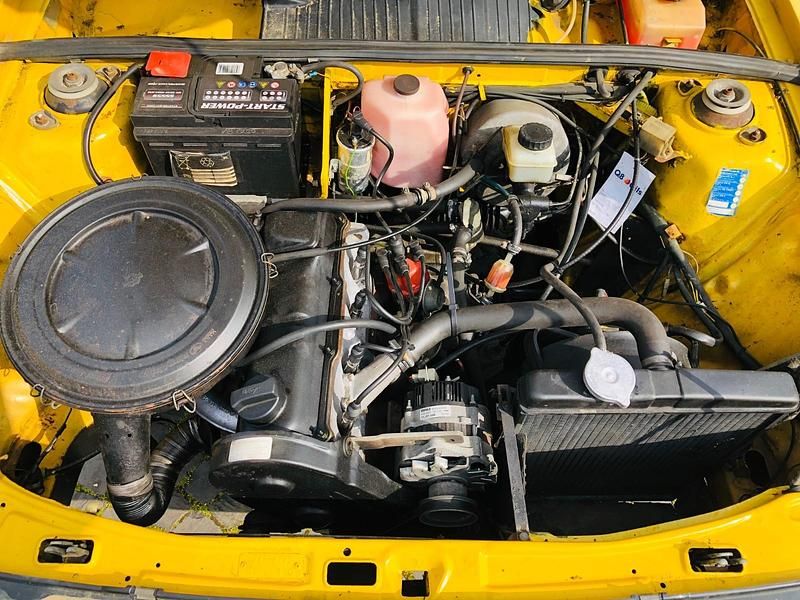 Gebraucht VW Passat 55 PS (40 kW) 1977 Gelb Coupé