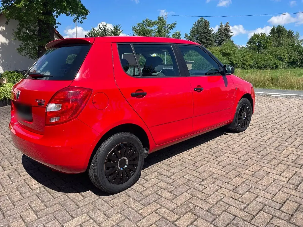Gebraucht Skoda Fabia Cool Edition 60 PS (44 kW) 2010 Rot Kleinwagen