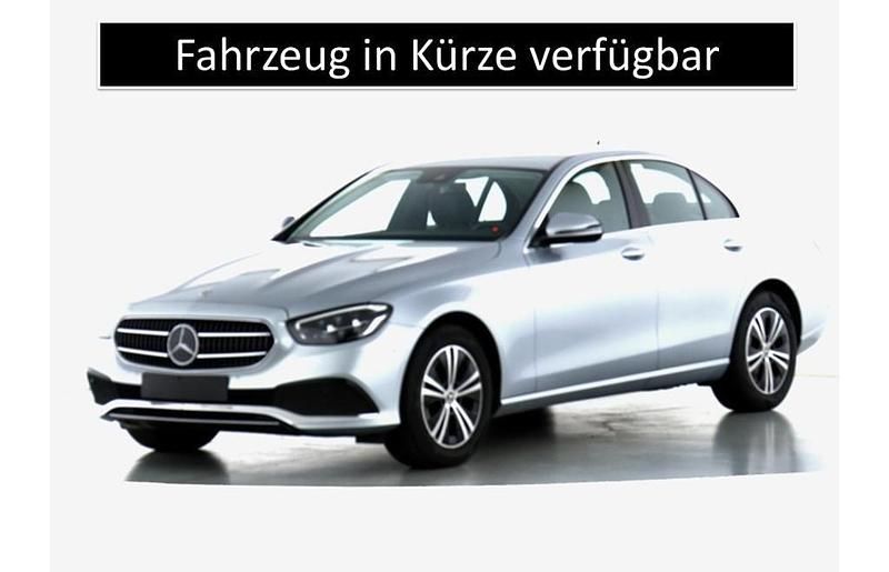 Silber Gebraucht 2022 Mercedes E220 Avantgarde Limousine | 36.300 € (Guter Preis) - Bild 1/4