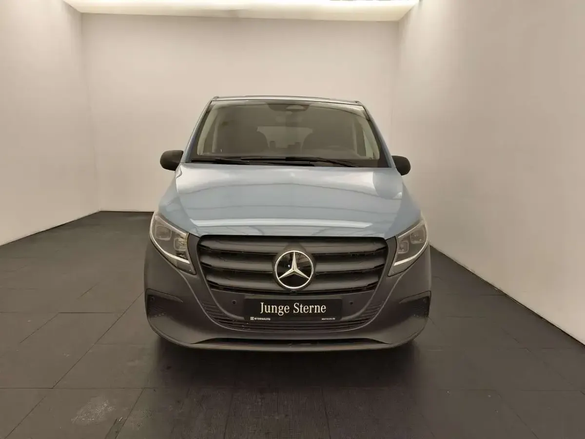 Gebraucht Mercedes Vito 163 PS (119 kW) 2025 Vintageblau Van